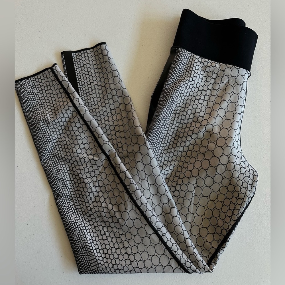 NWOT.  Christian Lacroix X- Ultracor Leggings Size Small - Picture 4 of 13